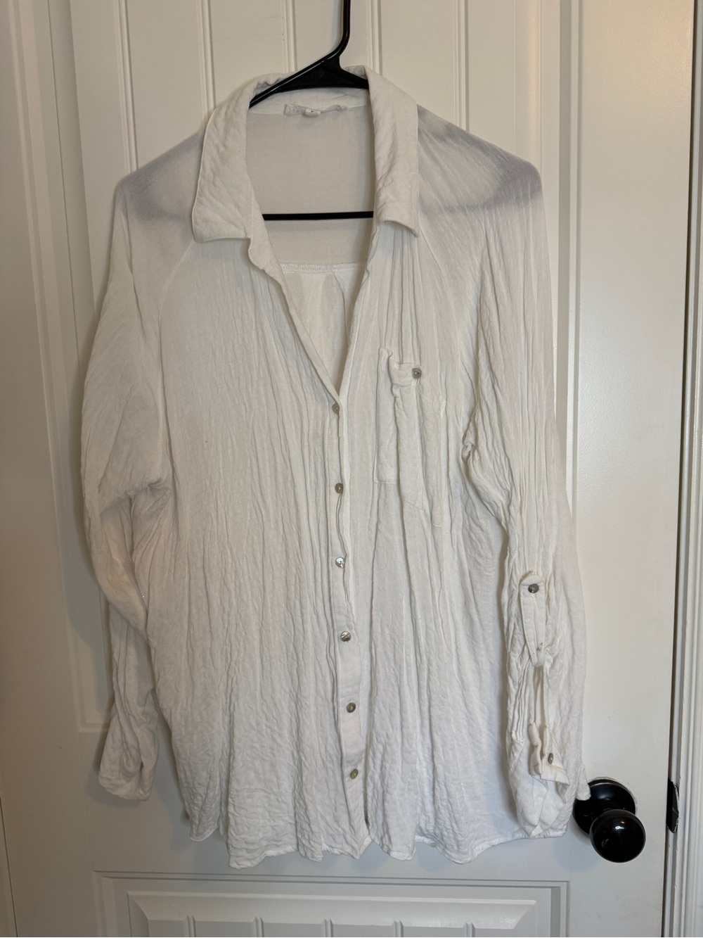 Jane + Delancey Classic White Long-Sleeve Button-Up Shirt